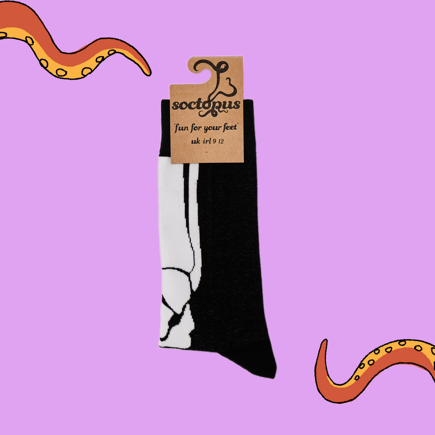 
                  
                    A pair of socks depicting skeleton feet. Black and White legs, black cuff, heel and toe. In Soctopus Packaging.
                  
                