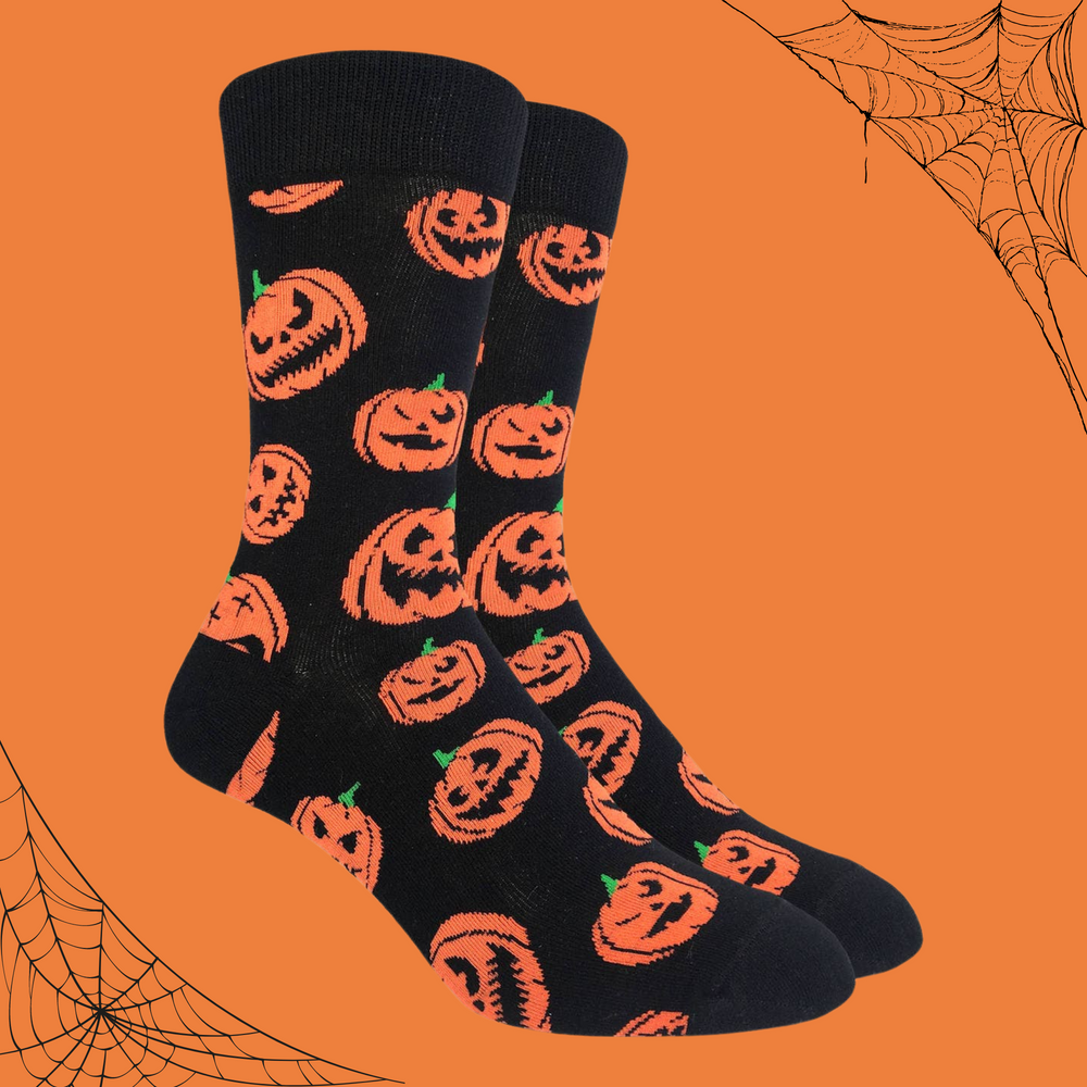 
                      
                        A pair of socks depicting the classic jack-o-lantern.  Black toes, heel and cuffs. 
                      
                    